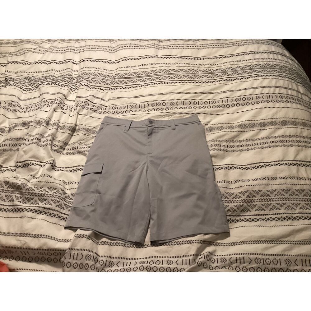 Boys Under Armour Shorts (L)